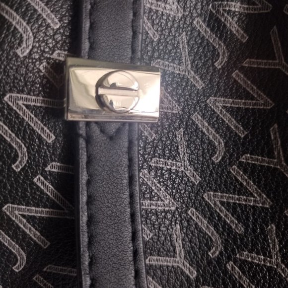 Jones of New York Signature Tote - Picture 3 of 16